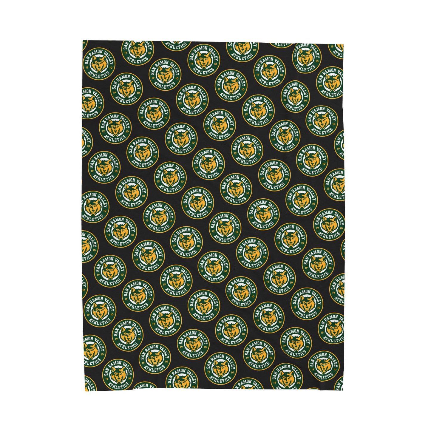 Green Celtic Knot Velveteen Plush Blanket – Cozy St. Patrick’s Day Throw