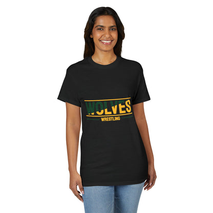 Wolves Wrestling Team T-Shirt — Retro Green & Gold Athletic Tee